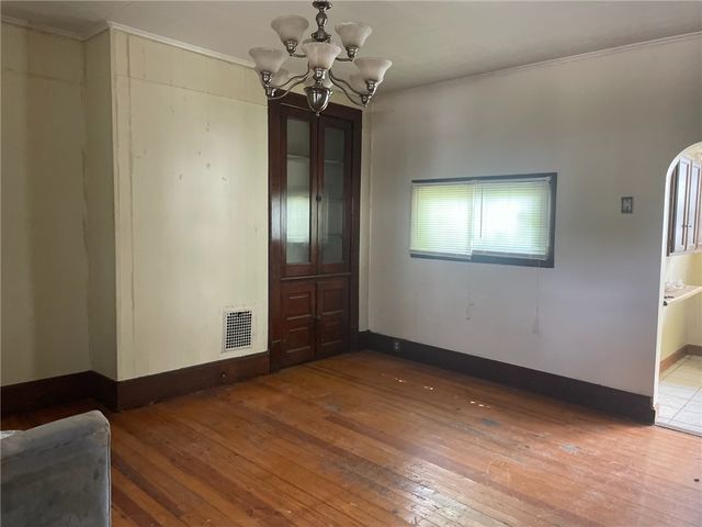 734 Park St, California, PA 15419
