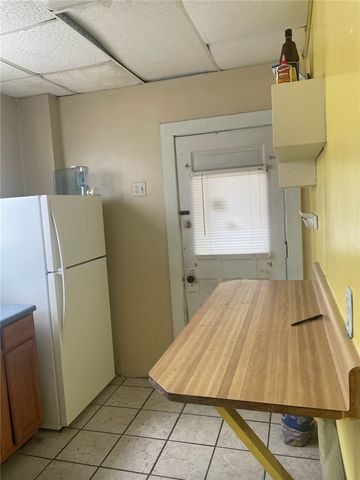 734 Park St, California, PA 15419