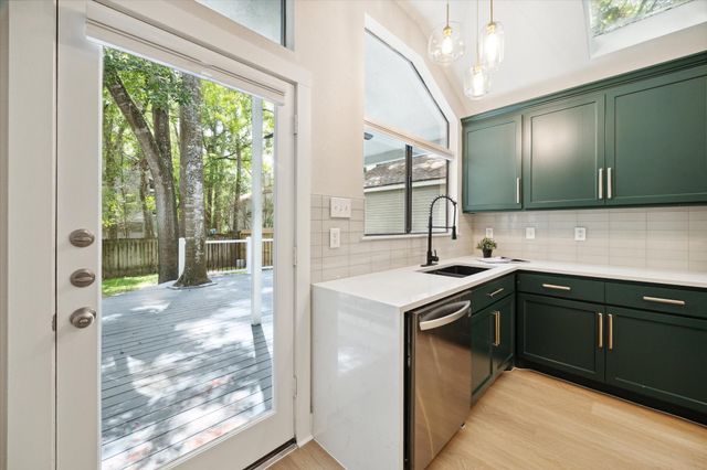 31 Fire Flicker Place, The Woodlands, TX 77381