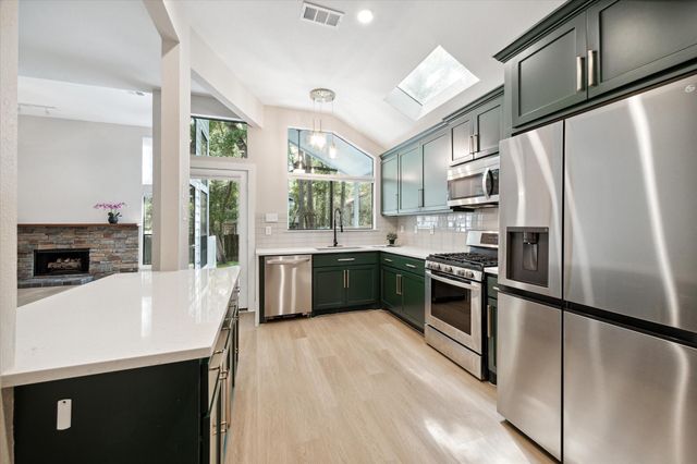 31 Fire Flicker Place, The Woodlands, TX 77381