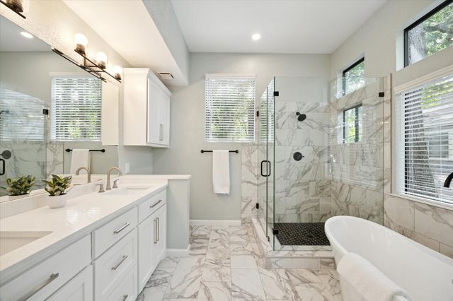 31 Fire Flicker Place, The Woodlands, TX 77381