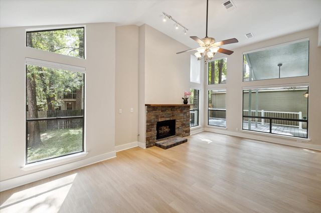 31 Fire Flicker Place, The Woodlands, TX 77381