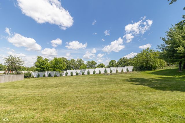 2416 E Hickory Boulevard, Greenfield, IN 46140