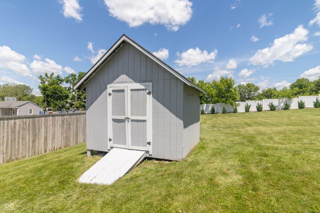 2416 E Hickory Boulevard, Greenfield, IN 46140