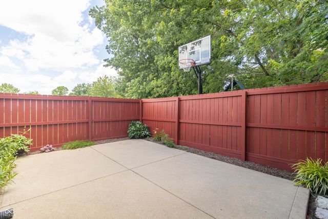 2416 E Hickory Boulevard, Greenfield, IN 46140