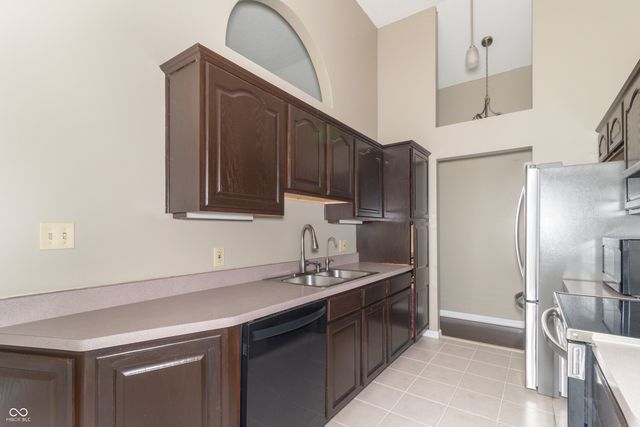 2416 E Hickory Boulevard, Greenfield, IN 46140