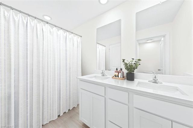 6009 Dora AVE N, Lehigh Acres, FL 33971