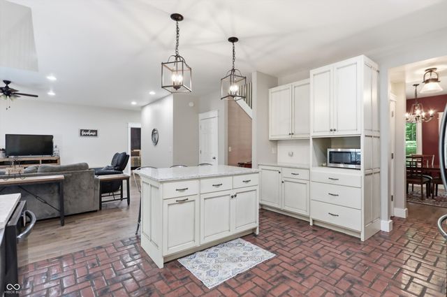 1590 N Limestone Drive, Ellettsville, IN 47429