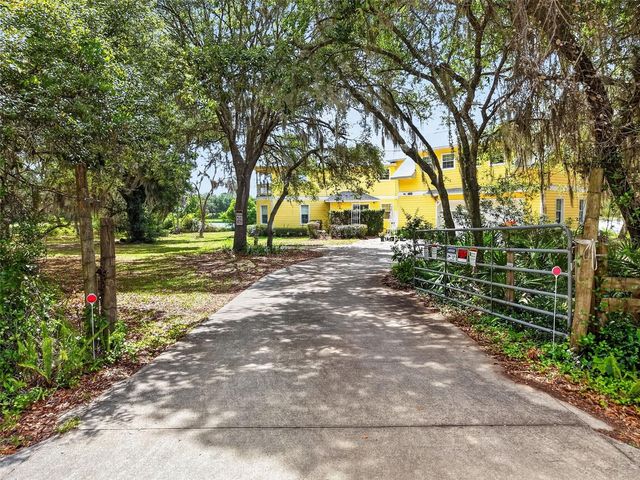 493 MALAUKA LOOP, Ocklawaha, FL 32179