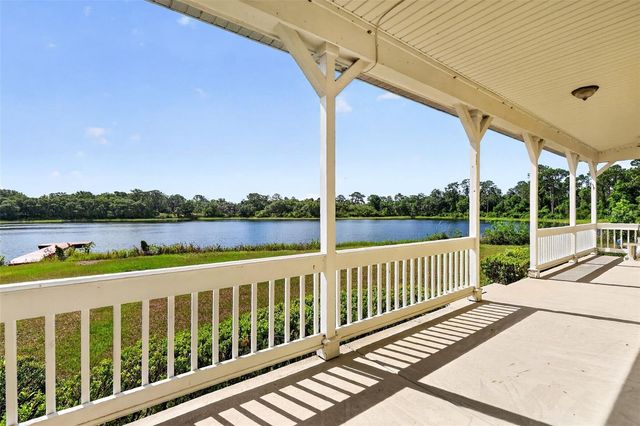 493 MALAUKA LOOP, Ocklawaha, FL 32179