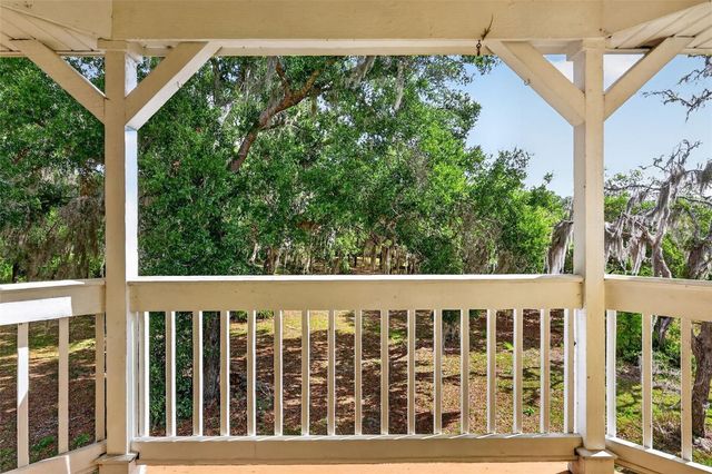 493 MALAUKA LOOP, Ocklawaha, FL 32179