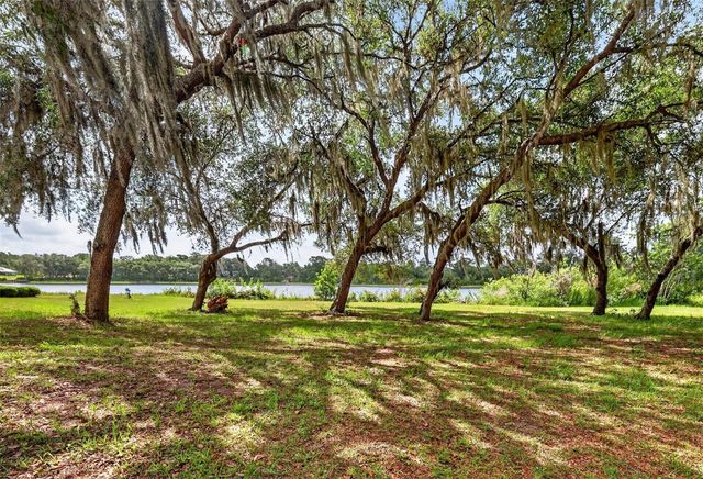 493 MALAUKA LOOP, Ocklawaha, FL 32179