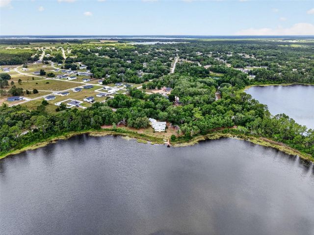 493 MALAUKA LOOP, Ocklawaha, FL 32179
