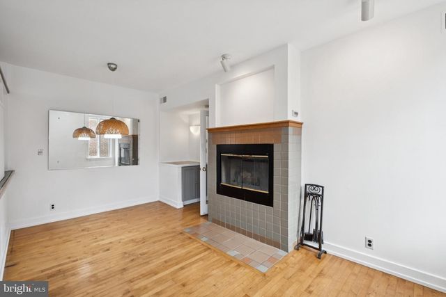 930 LOCUST ST, Philadelphia, PA 19107