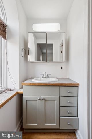 930 LOCUST ST, Philadelphia, PA 19107