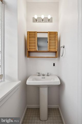 930 LOCUST ST, Philadelphia, PA 19107