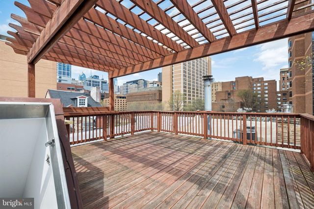 930 LOCUST ST, Philadelphia, PA 19107