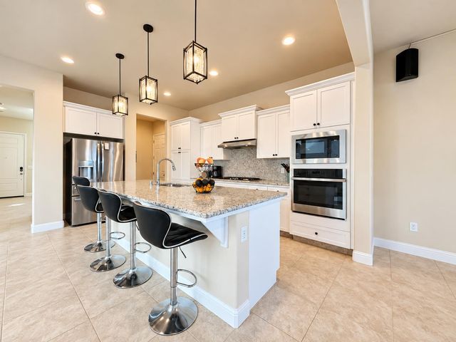 2468 Montana Avenue, Clovis, CA 93619