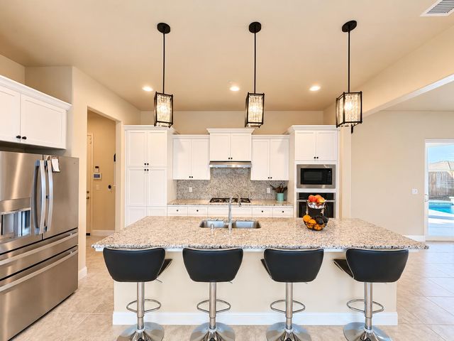 2468 Montana Avenue, Clovis, CA 93619