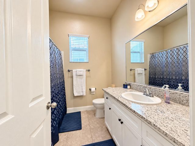 2468 Montana Avenue, Clovis, CA 93619