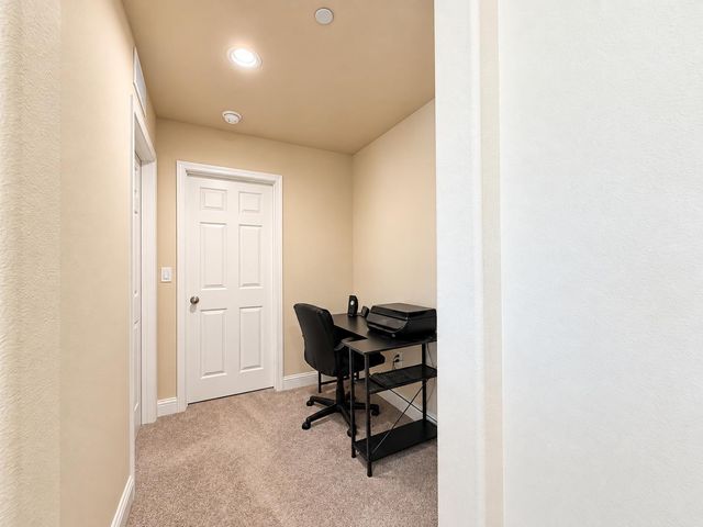 2468 Montana Avenue, Clovis, CA 93619