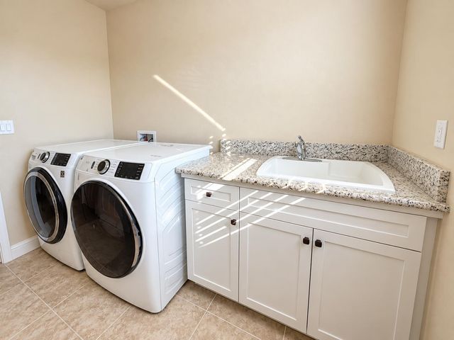 2468 Montana Avenue, Clovis, CA 93619