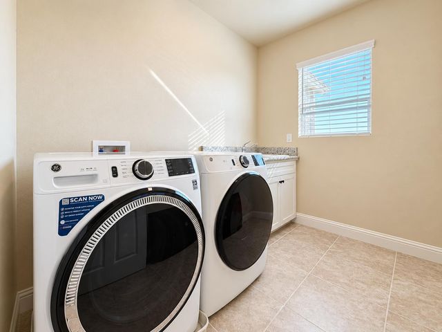 2468 Montana Avenue, Clovis, CA 93619