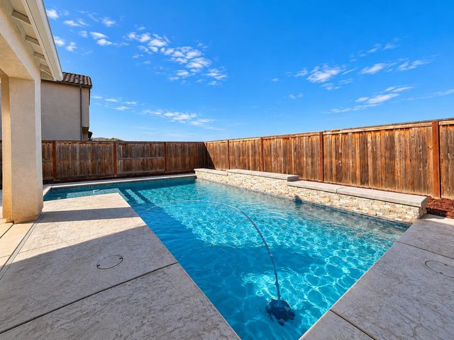 2468 Montana Avenue, Clovis, CA 93619
