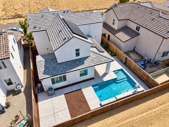 2468 Montana Avenue, Clovis, CA 93619