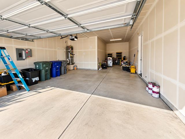 2468 Montana Avenue, Clovis, CA 93619