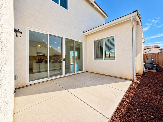 2468 Montana Avenue, Clovis, CA 93619