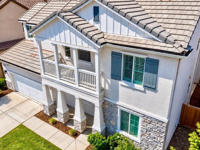 2468 Montana Avenue, Clovis, CA 93619