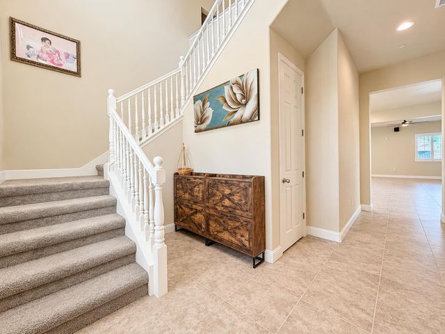 2468 Montana Avenue, Clovis, CA 93619