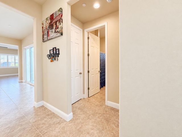 2468 Montana Avenue, Clovis, CA 93619