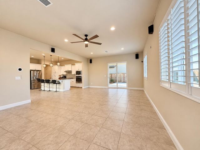 2468 Montana Avenue, Clovis, CA 93619