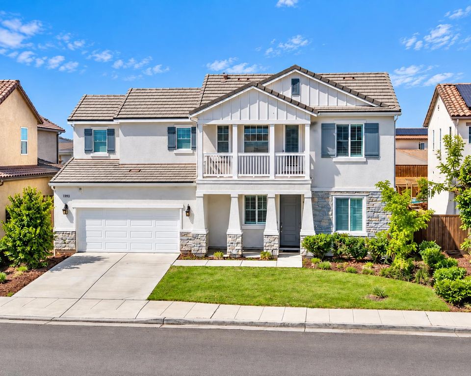 2468 Montana Avenue, Clovis, CA 93619