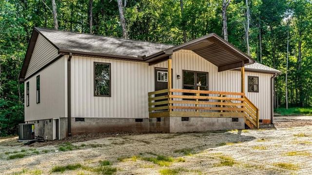 2945 Little Creek Drive, Thomasville, NC 27360