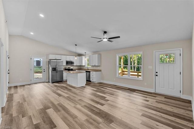 2945 Little Creek Drive, Thomasville, NC 27360