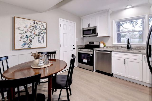 10 Ridgemont CIR, Hampton, VA 23666