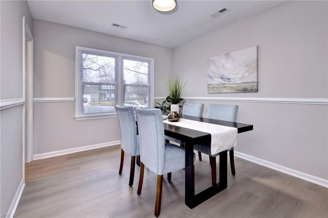 10 Ridgemont CIR, Hampton, VA 23666