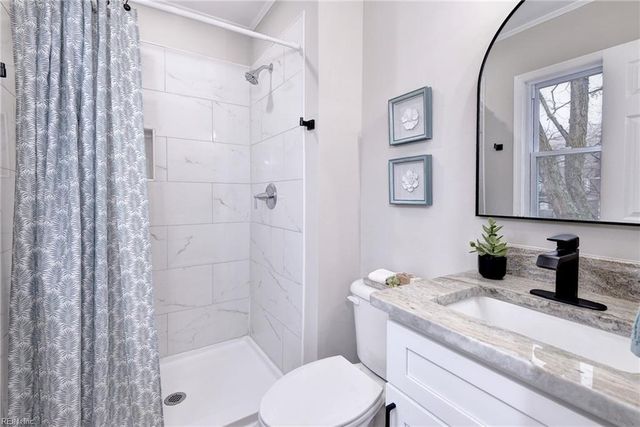 10 Ridgemont CIR, Hampton, VA 23666