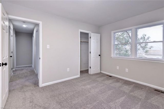 10 Ridgemont CIR, Hampton, VA 23666