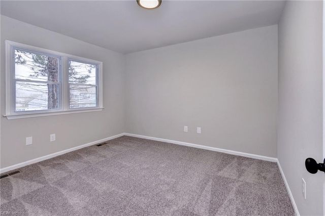 10 Ridgemont CIR, Hampton, VA 23666