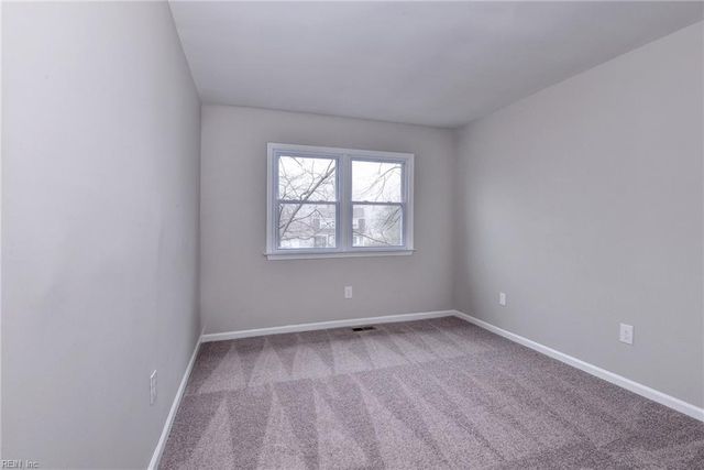 10 Ridgemont CIR, Hampton, VA 23666