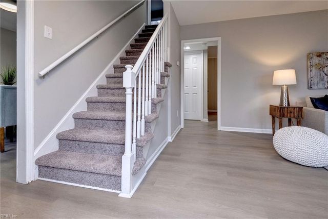 10 Ridgemont CIR, Hampton, VA 23666