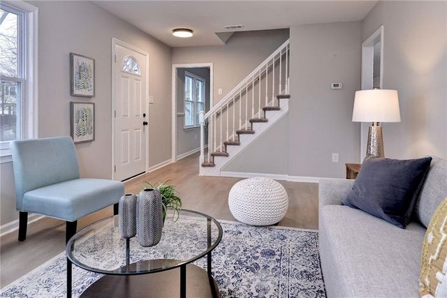 10 Ridgemont CIR, Hampton, VA 23666