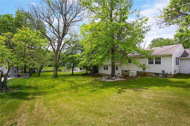 50 & 51 T Street, Lake Lotawana, MO 64086