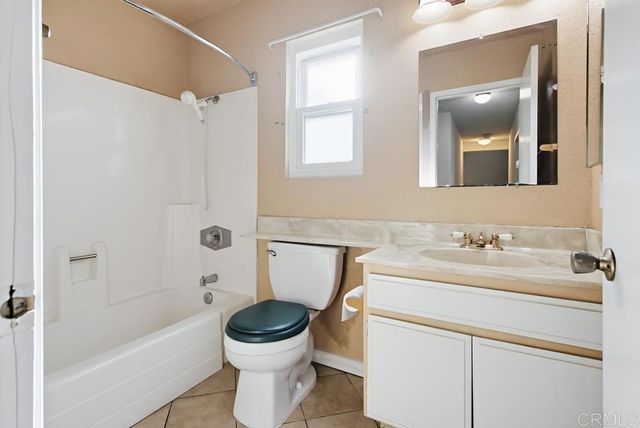 1237 Armstrong Circle, Escondido, CA 92027