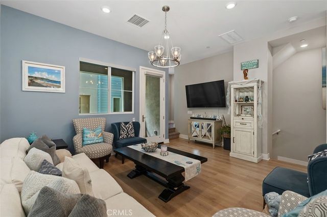 1642 W Saratoga Lane, San Pedro, CA 90732