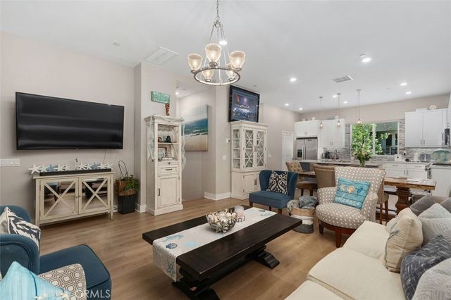 1642 W Saratoga Lane, San Pedro, CA 90732